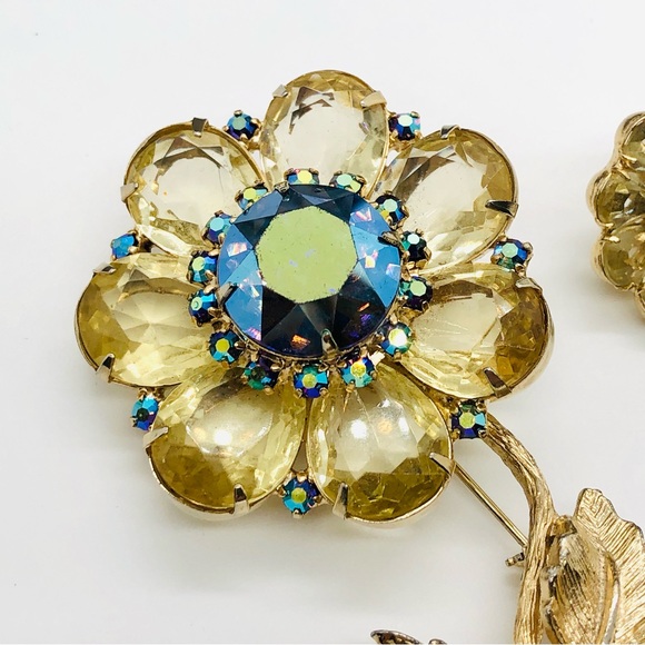 Vintage Cadmium Glass Flower Rhinestone Brooch Demi Parure Set - Picture 7 of 17